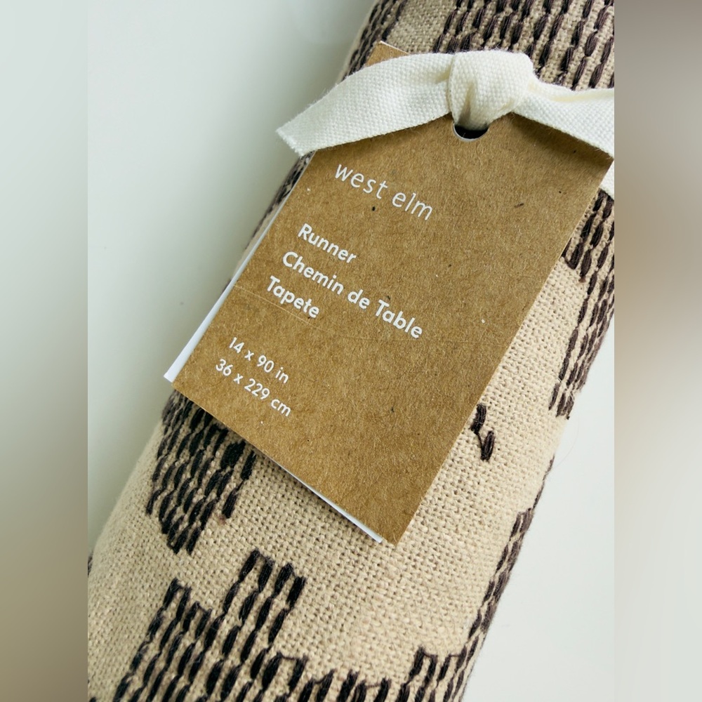 West Elm Dotted Mina 100% Cotton 14” w x 90” l Table Runner, NWT, Retail $60 - Picture 4 of 5